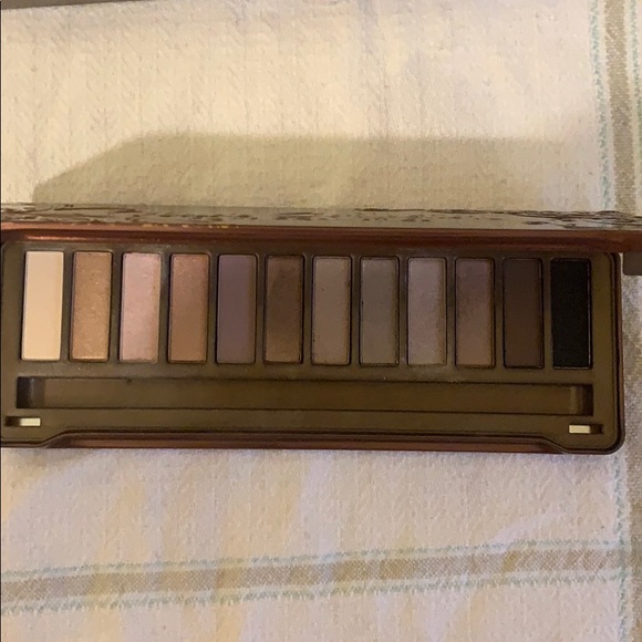 COPY - PURE Cosmetics - Picture 2 of 2